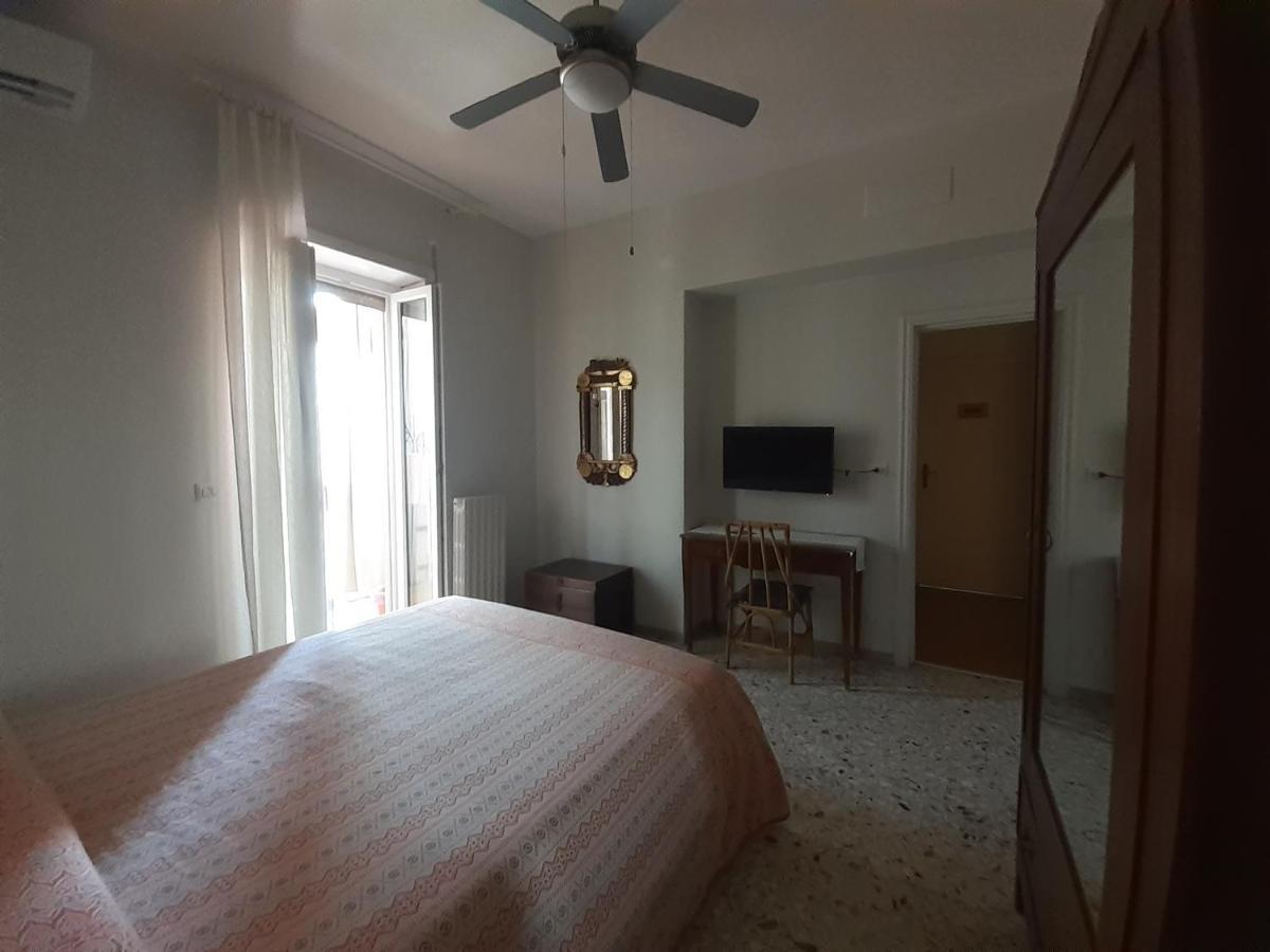 Chez Gle B&B Bari Bagian luar foto