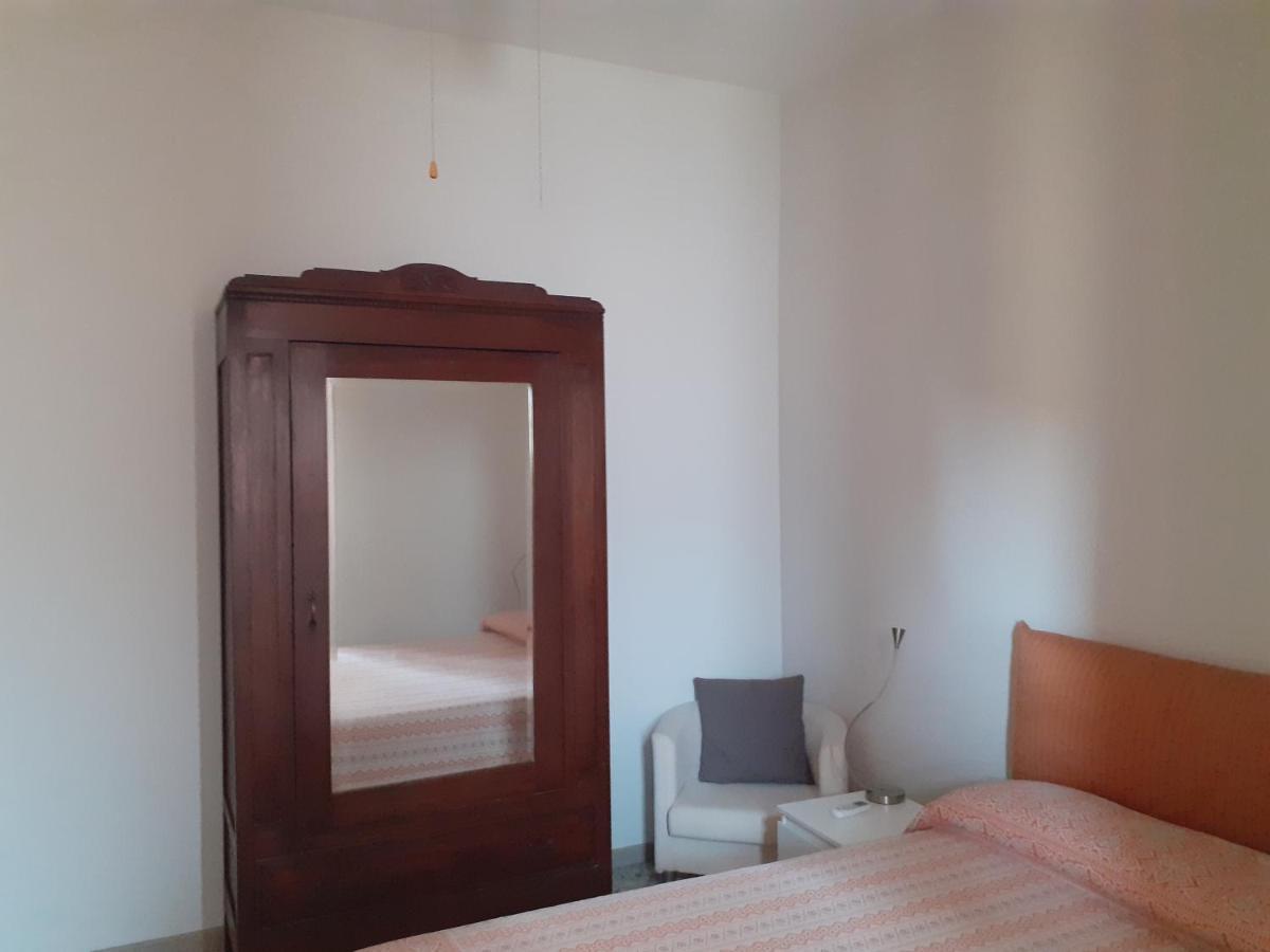 Chez Gle B&B Bari Bagian luar foto
